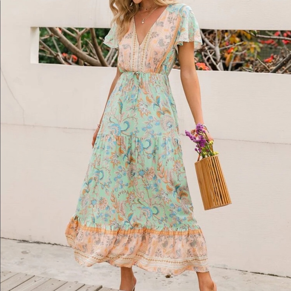 Butterfly sleeve dress - Picture 1 of 6
